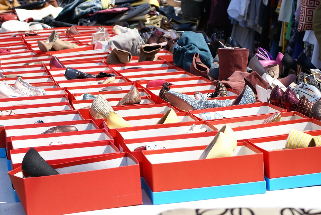 shoes, shoe boxes, shoebox, box, retail, merchandise, flea market, shopping, colorful, shoe boxes, shoebox, shoebox, shoebox, shoebox, shoebox